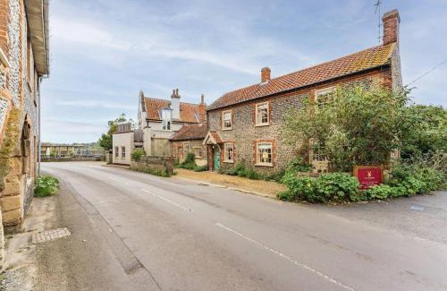 Cley next the Sea House | Quay Corner - Norfolk Cottage Agency