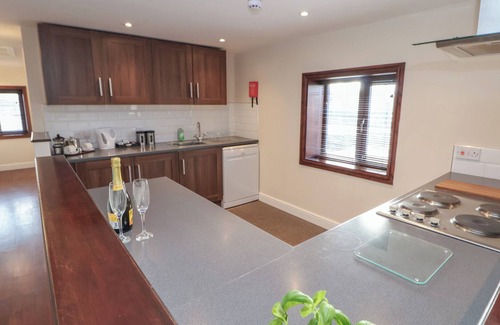 Nantwich Cottage | Quayside Apartment
