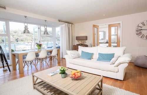 Dartmouth Cottage | Quayside, Dart Marina
