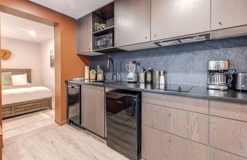 Vieux-Quebec-Cap-Blanc-colline Parlementaire Apartment | Quebec City 2 Bedroom Treasure