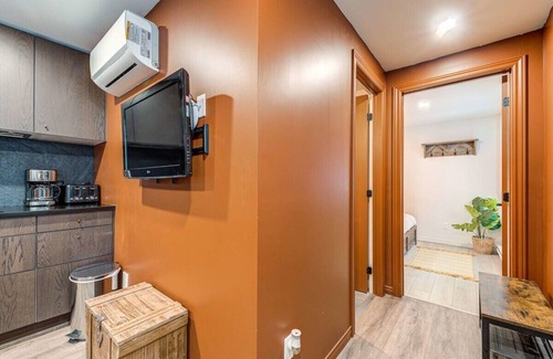 Vieux-Quebec-Cap-Blanc-colline Parlementaire Apartment | Quebec City 2 Bedroom Treasure