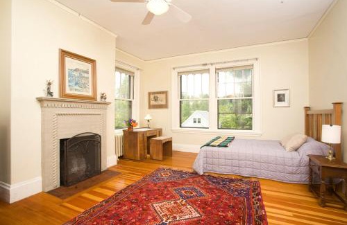 Brookline House | Queen Anne Brookline B&B