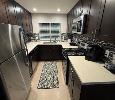 North Queen Anne Apartment | Queen Anne Retreat - 3BR Haven in the heart of Seattle