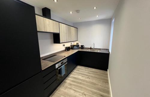 Abingdon Apartment | Queen Apartment - High Spec - En-Suites - 7 Guests
