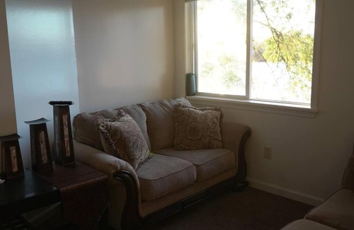 Newtonville Apartment | Queen Bed Beautiful Sunset w River view Fast WiFi