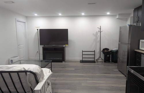 Grand River South Apartment | Queen bed occupancy with attached washroom - Close to YKF airport