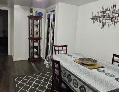 Rexdale Bed & Breakfast | Queen bedroom