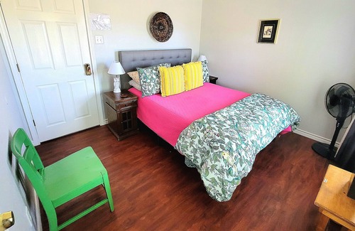 Woodway House | ★Queen Bedroom for 2 People in private home★30+ Amenities★Clean★Quiet