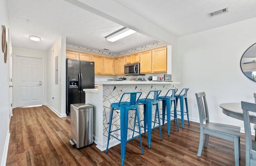 Auburn Apartment | Queen Bedroom inside a 4 BR Condo/New AU Oasis