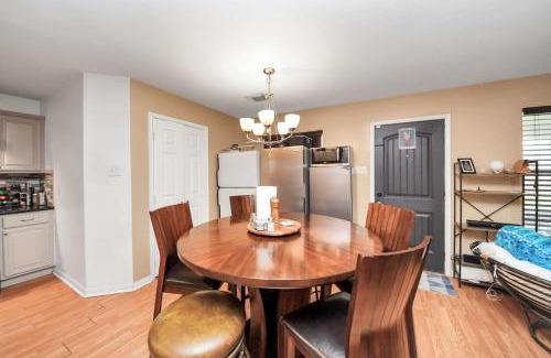 Barker House | Queen BR.Projector, Hi-Speed Wi-Fi, Patio