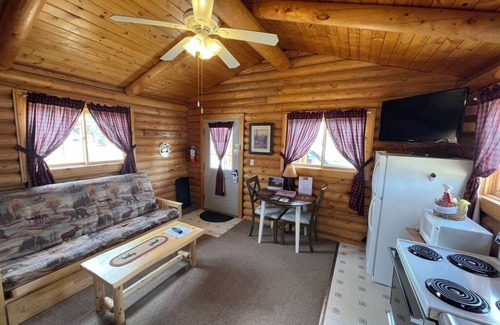 Melrose Cabin | Queen Cabin #10 - Montana Mountain Views