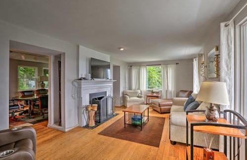 East Walnut HIlls House | Queen City Home with Ohio River View - 3 Mi to Dtwn!
