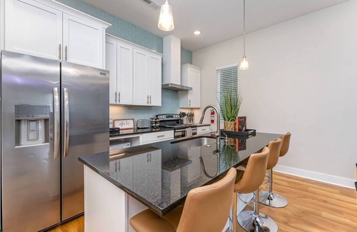 Third Ward House | Queen City Special: 10% Off 3+ nights!