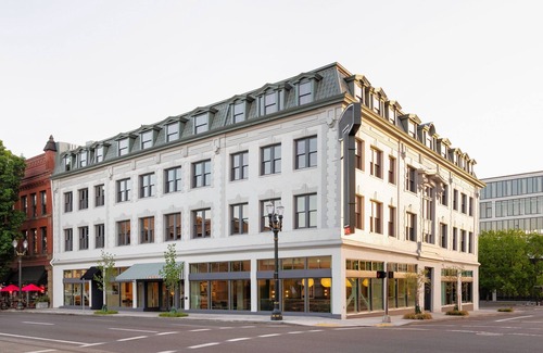Buckman Neighborhood Apartment | Queen Comfort at Grand Stark | Pet Friendly Stay, Steps from Grand Amari