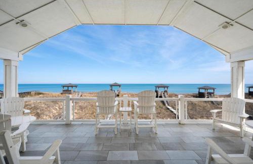 Nags Head Apartment | Queen Elizabeth 8 Bedroom Oceanfront Home
