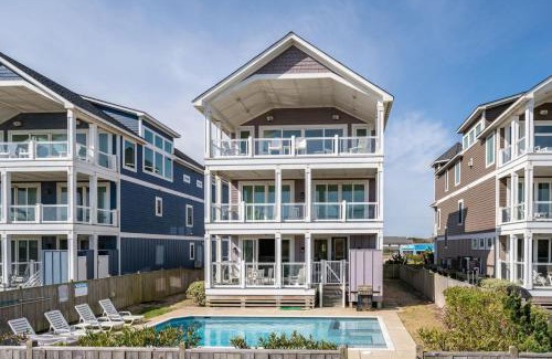 Nags Head Apartment | Queen Elizabeth 8 Bedroom Oceanfront Home