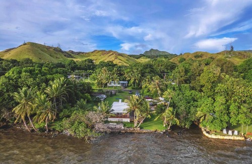 Merizo House | Queen Malesso Houseboat
