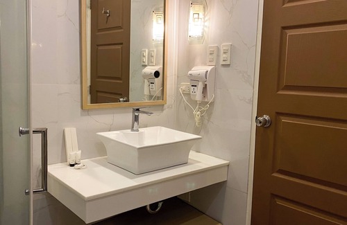 Lucena Hotel | Queen Margarette Hotel - Downtown