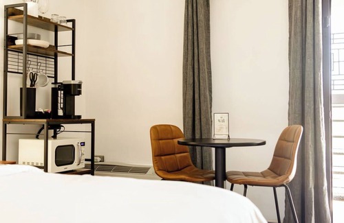 San Angelo House | Queen Mini Suite at Angoria
