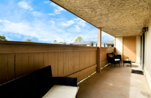 South Main Bed & Breakfast | Queen Oasis Balcony Retreat Near NRG Stadium