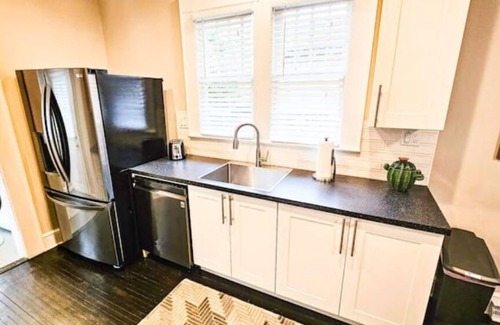 Chantilly Apartment | Queen of Chantilly