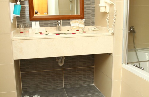 Kiris Resort | Queen's Park Le Jardin - All Inclusive
