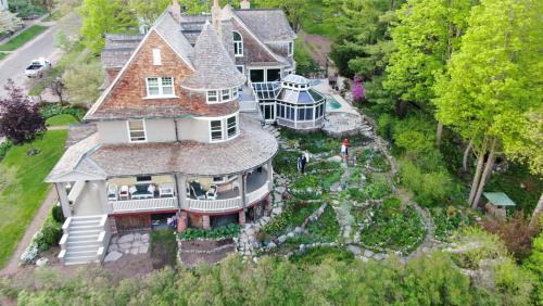 Bayfield Bed & Breakfast | Queen's View Bed and Breakfast