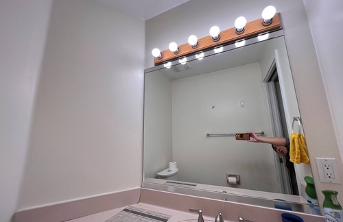 Burnaby House | Queen-sized Bed Room at Metrotown with full bathroom. Couple-Friendly