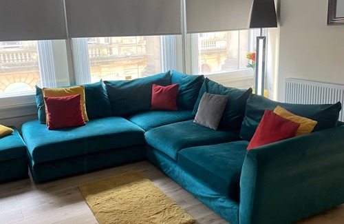 Newcastle-upon-Tyne Apartment | Queen Street Quayside Apartment: NE1 Grade 2 Listed