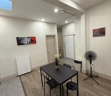 Financial District House | Queen Street AC SUITE-Free Wifi& Self Checkin