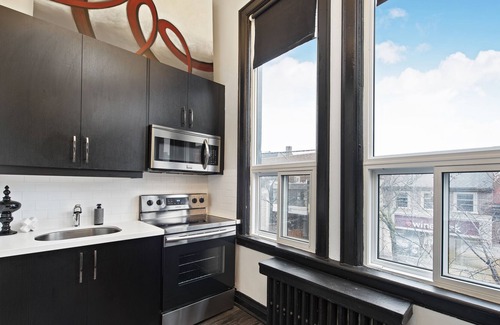 Fashion District Apartment | Queen Street Lofts- 4 Bedroom Monumental Loft