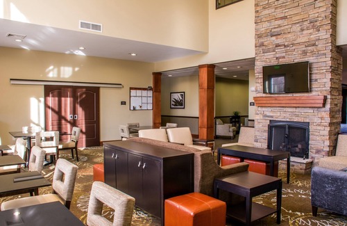 Schererville Apartment | Queen Studio. Free Breakfast. Indoor Pool. Gym & Business Center.