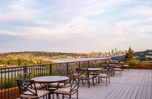Fremont Apartment | Queen Studio Near Downtown | Breakfast + Pool Access!