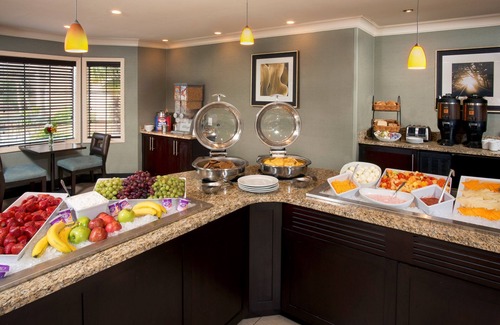 Fantasy Harbor Apartment | Queen Studio Near the Boardwalk | Free Hot Breakfast + Pool Access