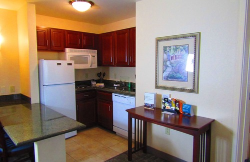 Rochester Apartment | Queen Studio with a River View | Just a Stroll from the University of Rochester
