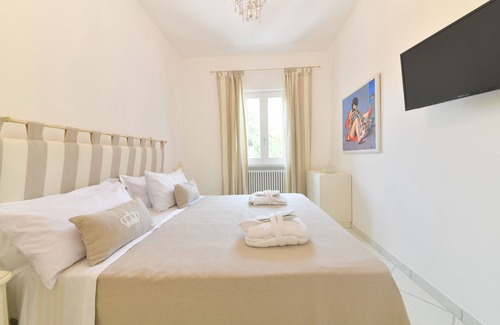 Succhivo Bed & Breakfast | Queen Suite Ischia - Luxury Comfort Room