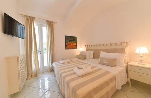 Succhivo Bed & Breakfast | Queen Suite Ischia - Luxury Deluxe Room