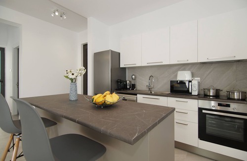 Pernera Villa | Queen Valeria Villa - Walking to Kalamies Beach