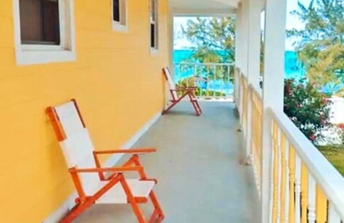 Rolleville House | Queen Villa, Exuma Beach Point