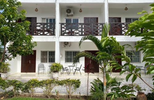 Serrekunda House | Queen Zee Boutique Hotel