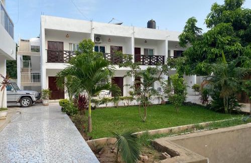 Serrekunda House | Queen Zee Boutique Hotel