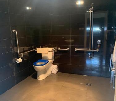 Longford Hotel | Queens Arms Hotel
