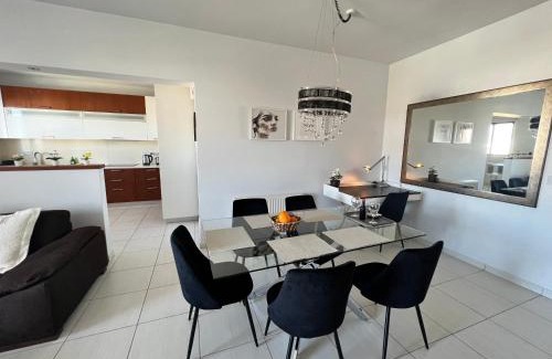 Ayios Dhometios Apartment | Queens Boutique Apartment 2BR