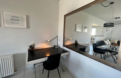 Ayios Dhometios Apartment | Queens Boutique Apartment 2BR