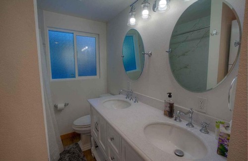Al Tahoe House | Queens Cottage by Lake Tahoe Accommodations