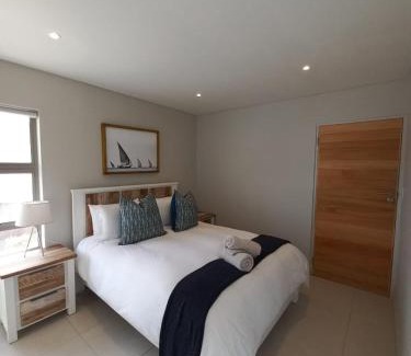Knysna Central Apartment | Queens Cove Apt 1 two bedroom