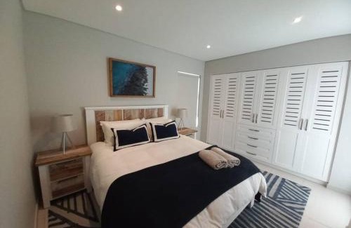 Knysna Central Apartment | Queens Cove One Bedroom Apt 2