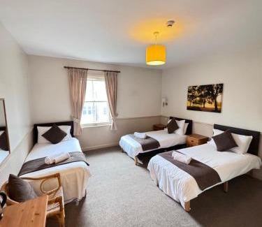 Hillsborough Hotel | Queens Ground