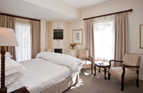 Oudtshoorn Hotel | Queen’s Hotel by BON Hotels
