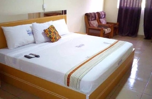 Ashaiman Hotel | Queens Hotel